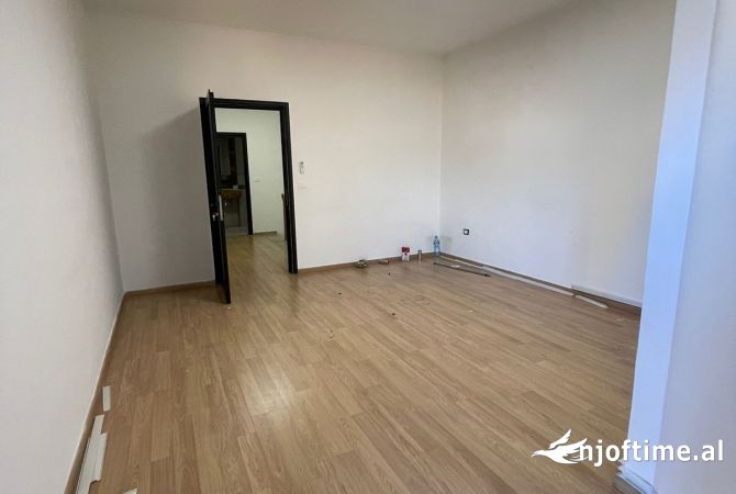 Ambient biznesi me qera 1+1 ne Tirane - 1,500 Euro
