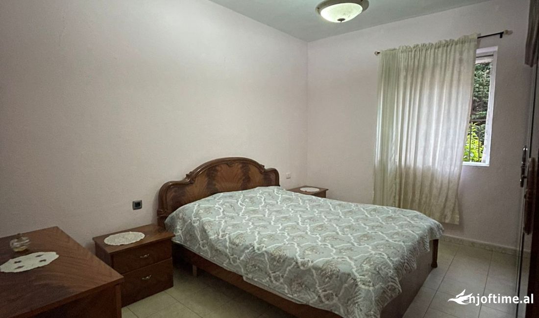 Shtepi ne shitje Apartament ne Tirane, 2+1, Mobilimi E mobiluar, Pagesa 155,000  Euro.