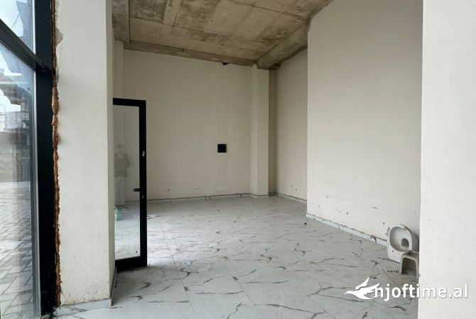 Qira, Ambient Biznesi, Ish-Dogana