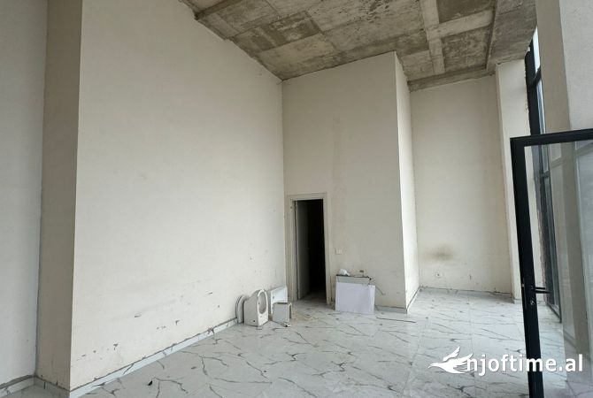 Qira, Ambient Biznesi, Ish-Dogana