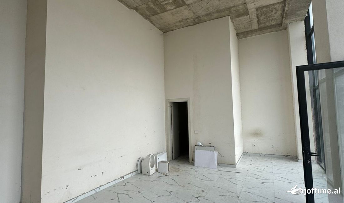 Qira, Ambient Biznesi, Ish-Dogana