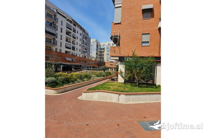 Ambient biznesi ne shitje 1+1 ne Tirane - 285,000 Euro