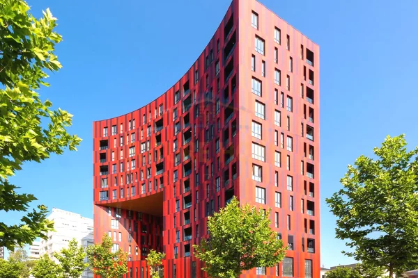 Business Property for Rent 1+1 in Tirana - 2,500 Euro