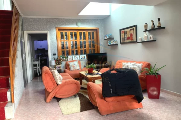 Shtepi ne shitje 4+1 ne Tirane - 322,500 Euro