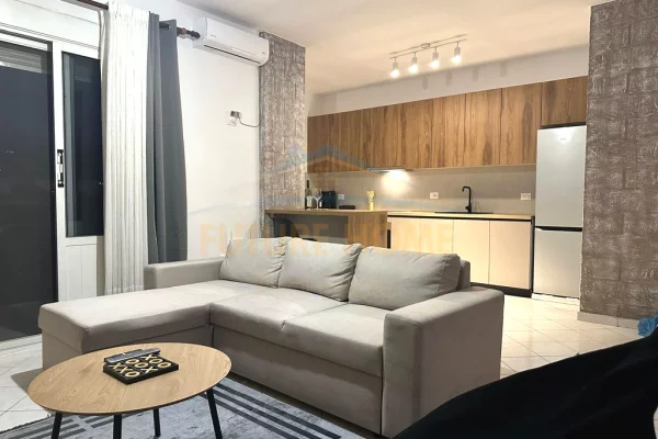 Shtepi me qera 2+1 ne Vlore - 400 Euro