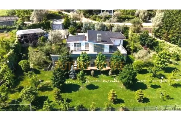 House for Rent 6+1 in Tirana - 3,500 Euro