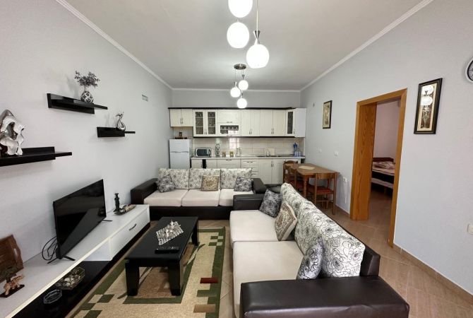 Shtepi me qera Apartament ne Tirane, 2+1, Mobilimi E mobiluar, Pagesa 450  Euro.