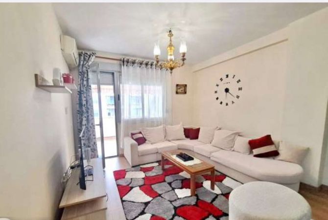 Shtepi me qera 2+1 ne Tirane - 700 Euro
