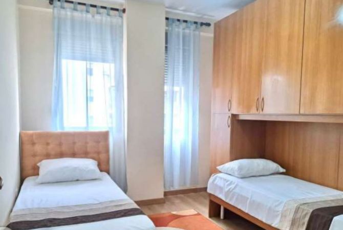 Shtepi me qera Apartament ne Tirane, 2+1, Mobilimi E mobiluar, Pagesa 700  Euro.