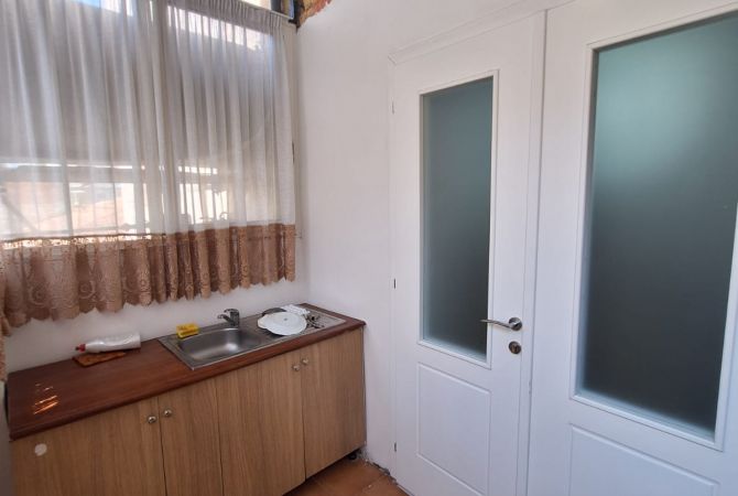 Shtepi me qera 1+1 ne Tirane - 50,000 Leke