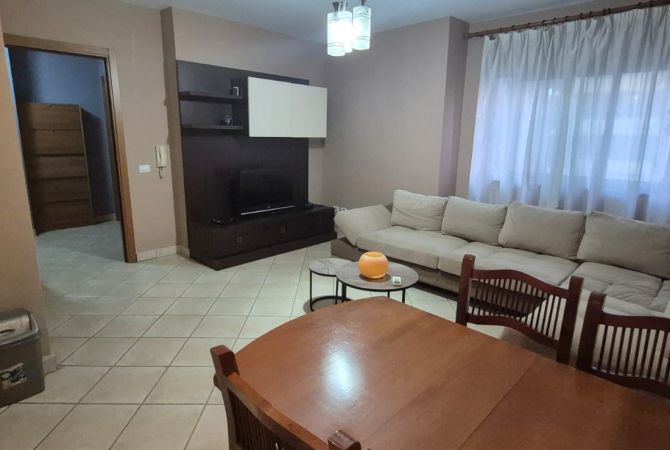 Shtepi me qera Apartament ne Tirane, 2+1, Mobilimi E mobiluar, Pagesa 70,000  Leke.