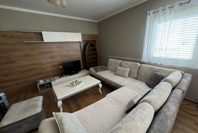 Shtepi me qera Apartament ne Tirane, 2+1, Mobilimi E mobiluar, Pagesa 700  Euro.