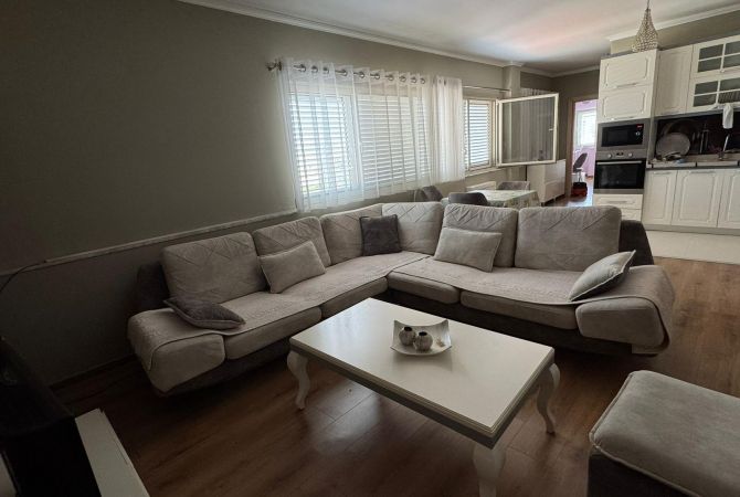 Shtepi me qera Apartament ne Tirane, 2+1, Mobilimi E mobiluar, Pagesa 700  Euro.