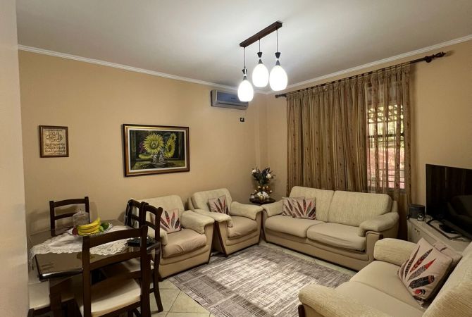 Shtepi me qera Apartament ne Tirane, 2+1, Mobilimi E mobiluar, Pagesa 500  Euro.