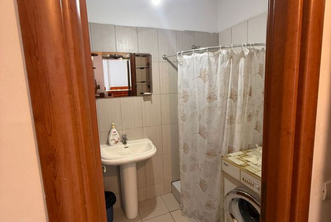 Shtepi me qera 1+1 ne Tirane - 40,000 Leke