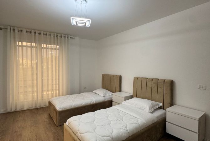 Shtepi me qera Apartament ne Tirane, 3+1, Mobilimi E mobiluar, Pagesa 1,000  Euro.