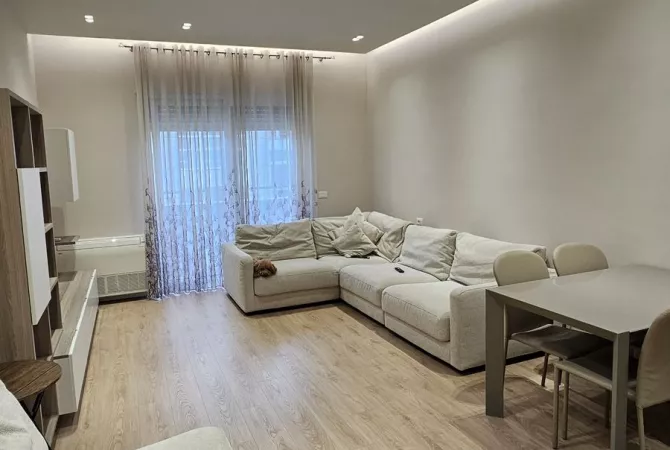 Shtepi me qera Apartament ne Tirane, 2+1, Mobilimi E mobiluar, Pagesa 1,000  Euro.