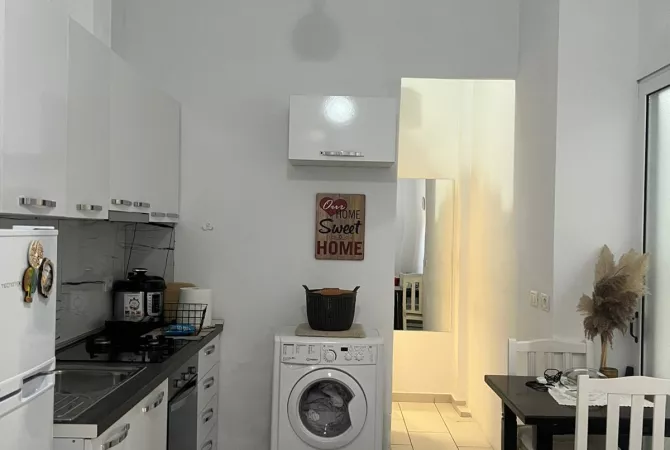 Shtepi me qera Apartament ne Tirane, 1+1, Mobilimi E mobiluar, Pagesa 350  Euro.