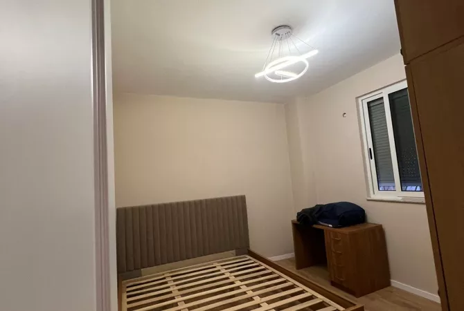 Shtepi me qera 1+1 ne Tirane - 50,000 Leke