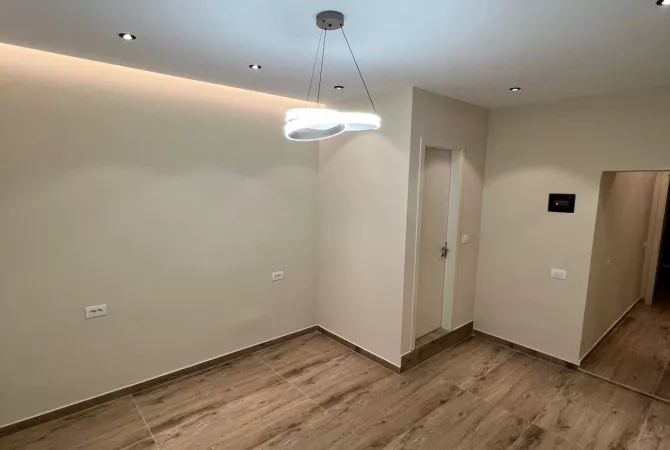 Ambient biznesi me qera 1+1 ne Tirane - 650 Euro