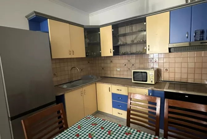 Shtepi me qera 2+1 ne Tirane - 700 Euro