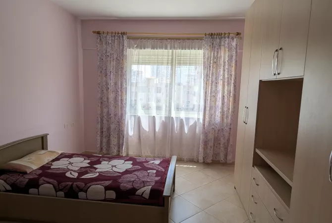 Shtepi me qera 2+1 ne Tirane - 65,000 Leke