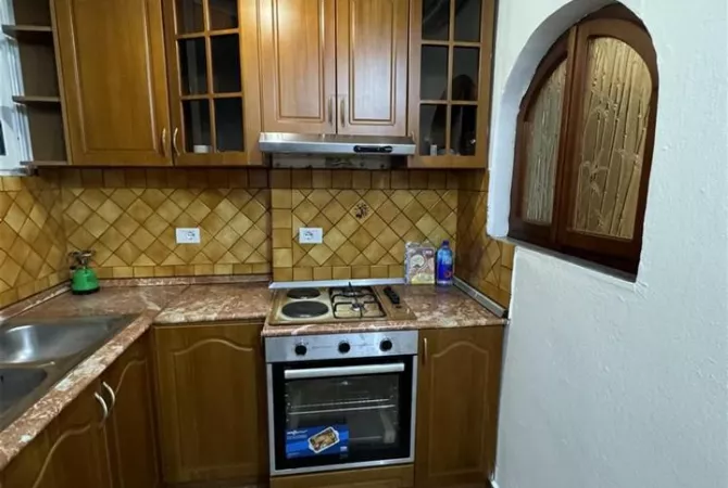 Shtepi me qera 2+1 ne Tirane - 50,000 Leke
