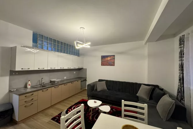 Shtepi me qera 2+1 ne Tirane - 600 Euro