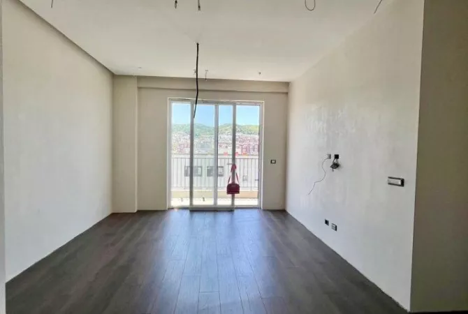 Shtepi me qera 2+1 ne Tirane - 1,000 Euro