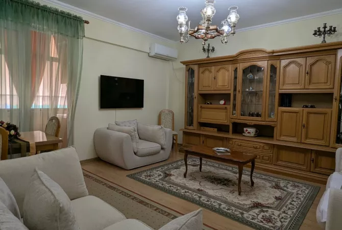 Shtepi me qera 2+1 ne Tirane - 700 Euro