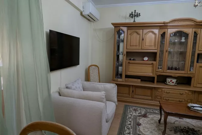 Shtepi me qera 2+1 ne Tirane - 700 Euro