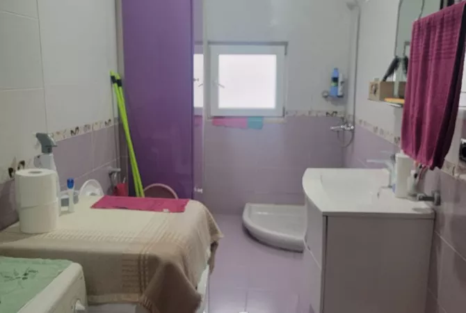Shtepi me qera Apartament ne Tirane, 2+1, Mobilimi E mobiluar, Pagesa 600  Euro.