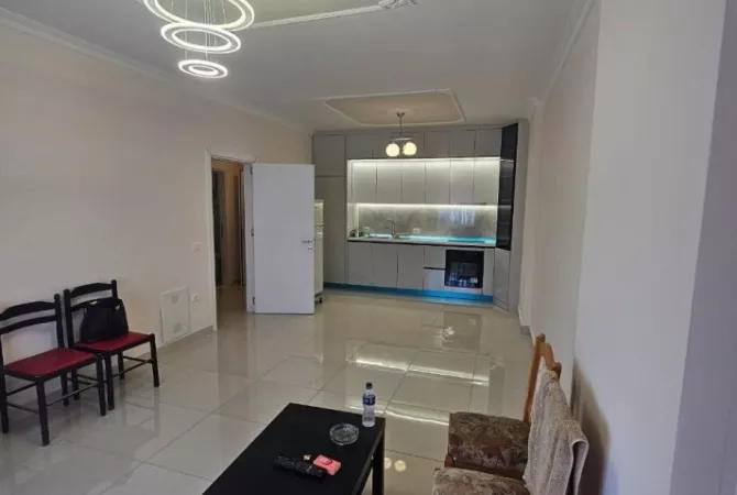 Shtepi me qera 2+1 ne Tirane - 450 Euro