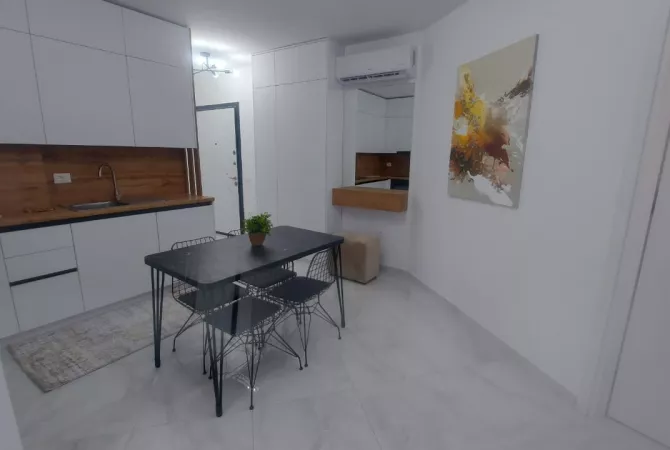 Shtepi me qera 2+1 ne Tirane - 47,000 Leke