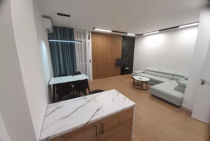 Shtepi me qera 2+1 ne Tirane - 55,000 Leke