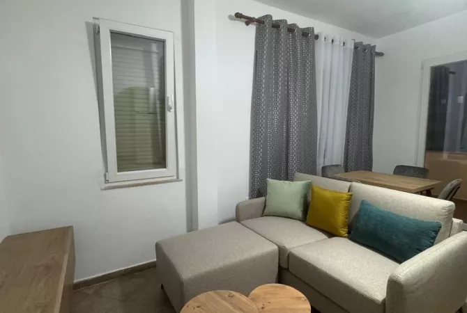 Shtepi me qera 1+1 ne Tirane - 50,000 Leke