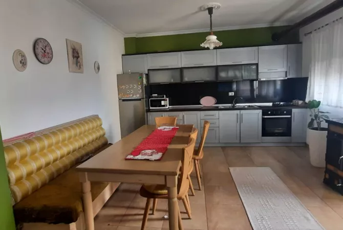 Shtepi me qera 2+1 ne Tirane - 50,000 Leke