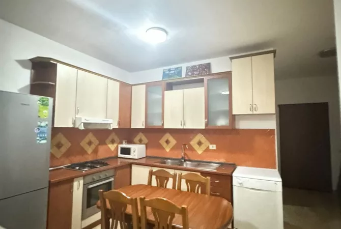 Shtepi me qera 2+1 ne Tirane - 600 Euro