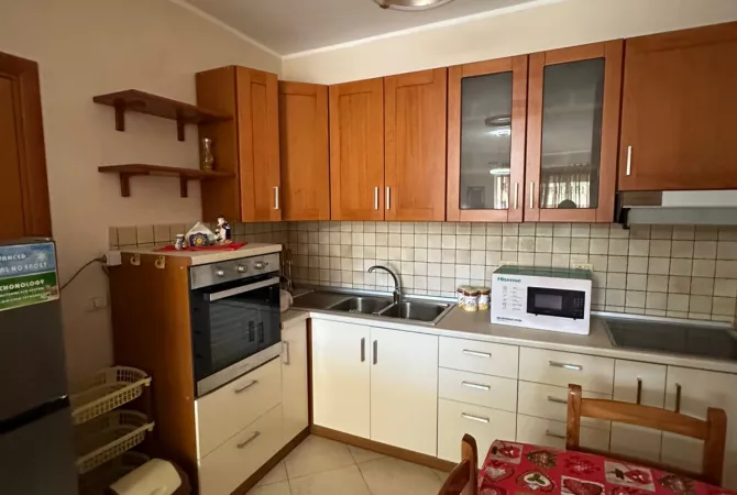 Shtepi me qera 3+1 ne Tirane - 800 Euro