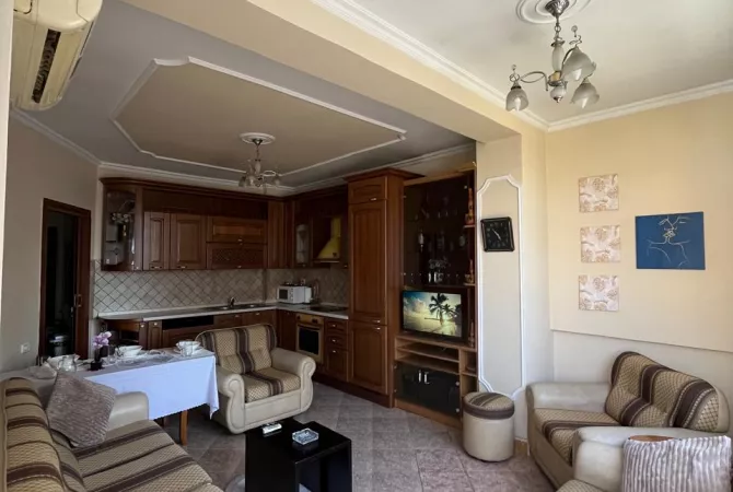 Shtepi me qera 1+1 ne Tirane - 50,000 Leke