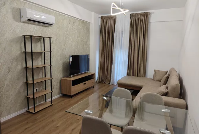 Shtepi me qera 1+1 ne Tirane - 45,000 Leke