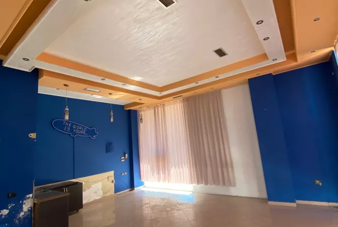 Ambiente Commerciale in Affitto 2+1 a Tirana - 400 Euro