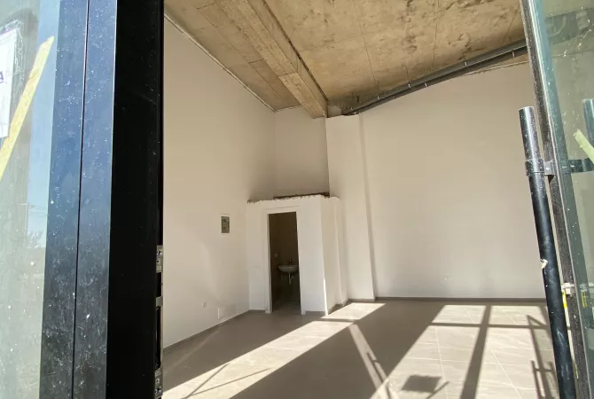 Ambient biznesi me qera 1+1 ne Tirane - 90,000 Leke