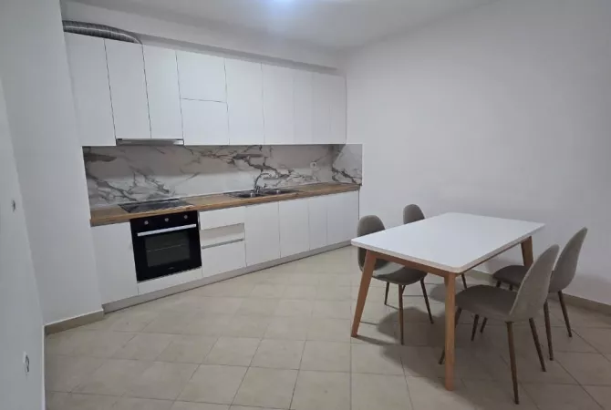 Shtepi me qera 3+1 ne Tirane - 800 Euro