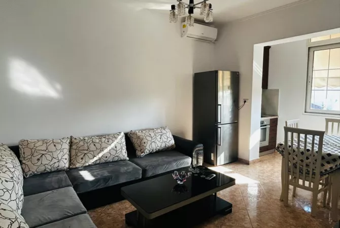 Shtepi me qera 2+1 ne Tirane - 55,000 Leke