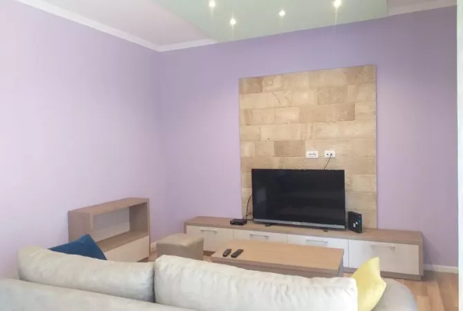 Shtepi me qera 1+1 ne Tirane - 700 Euro
