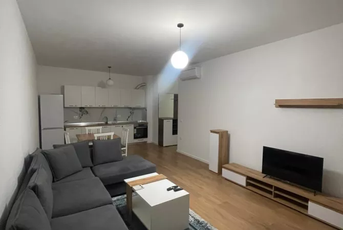Shtepi me qera 2+1 ne Tirane - 850 Euro