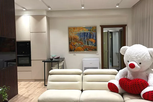 Shtepi me qera 2+1 ne Tirane - 900 Euro