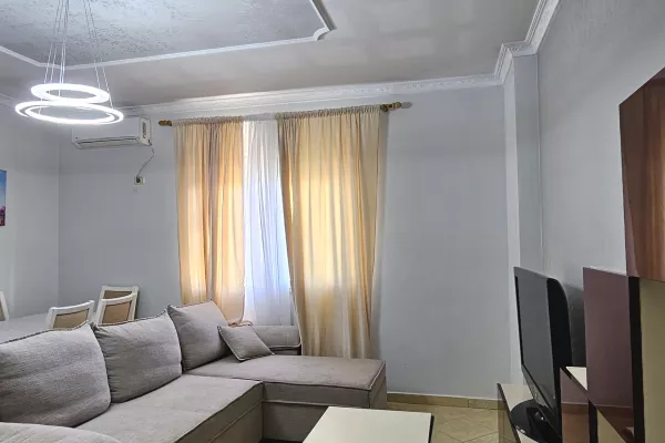 Shtepi me qera Apartament ne Tirane, 1+1, Mobilimi E mobiluar, Pagesa 500  Euro.
