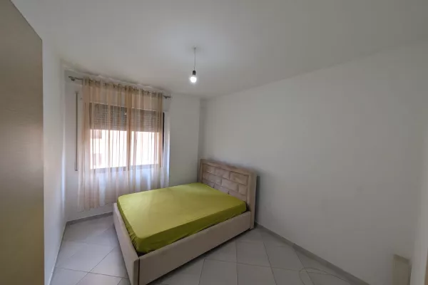 Shtepi me qera 3+1 ne Tirane - 60,000 Leke